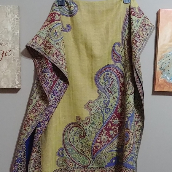 Beautiful scarf - Picture 4 of 4